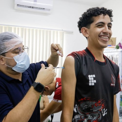 HPV e Influenza: Parnamirim aplica mais de 1.400 doses de vacina em jovens de 15 a 19 anos neste mês de setembro