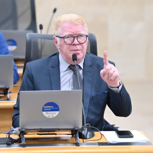 Ubaldo protocolou projeto de lei para penalizar quem fabrica e vende bebidas alcoólicas adulteradas no RN