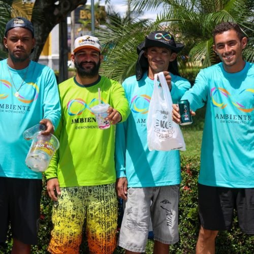 Usuários do Centro POP participam da Central do Reciclador durante o Carnaval em Pirangi