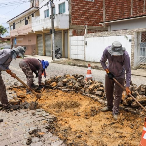 Gestão avança com operação tapa-buracos no município