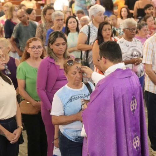 Quarta-feira de Cinzas marca início da Quaresma com convite à conversão