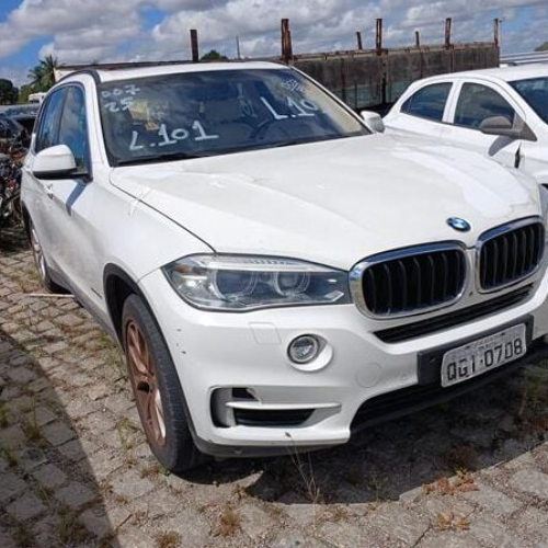 Detran abre leilão com BMW, outros carros, motos e sucatas; veja como participar