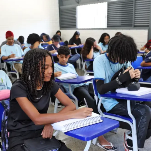 Pagamento da 1ª parcela do programa Pé-de-Meia começa nesta segunda