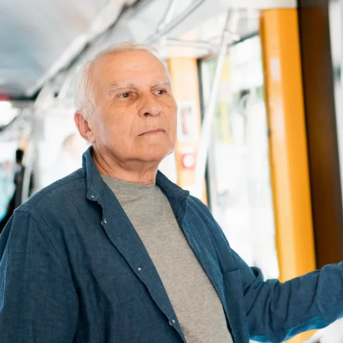 Direitos dos idosos no transporte público e em estabelecimentos comerciais