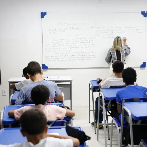 Governo amplia prazo para execução dos recursos do Programa Escola em Tempo Integral