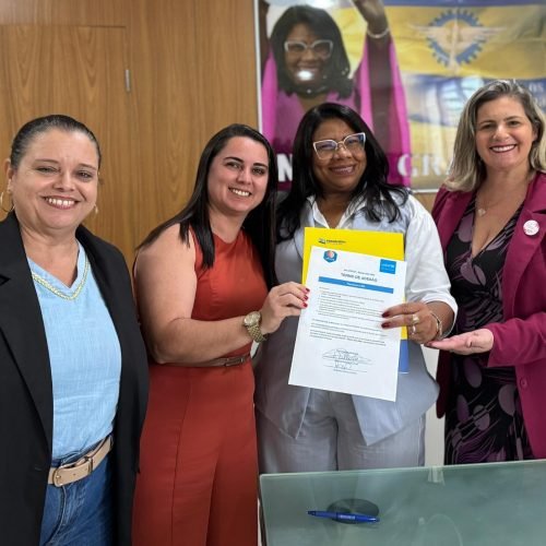 Prefeita assina adesão ao Selo UNICEF 2025-2028