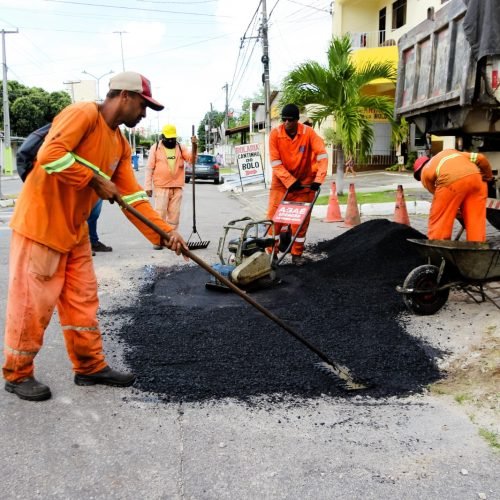 Prefeitura intensifica manutenção viária em Parnamirim