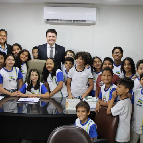 Câmara Municipal de Parnamirim recebe visita de alunos da Escola Ivanira Paisinho