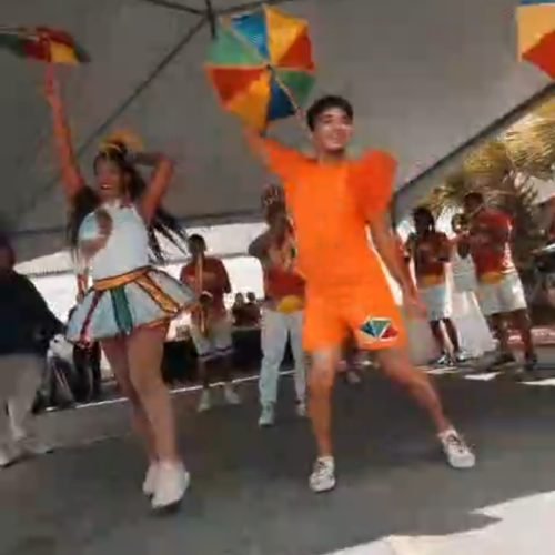 As comemorações carnavalescas iniciaram, nesta sexta-feira (13)