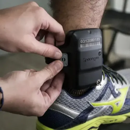 Senado aprova uso imediato tornozeleira para agressor de mulher