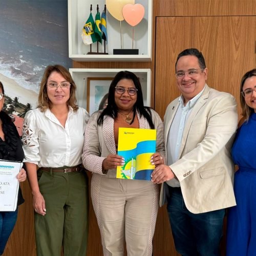Prefeita empossa novo Secretário de Saúde