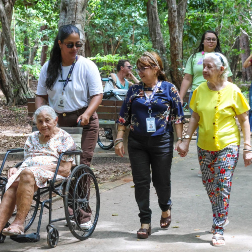 Prefeitura de Parnamirim promove manhã de lazer para idosos no Parque das Dunas