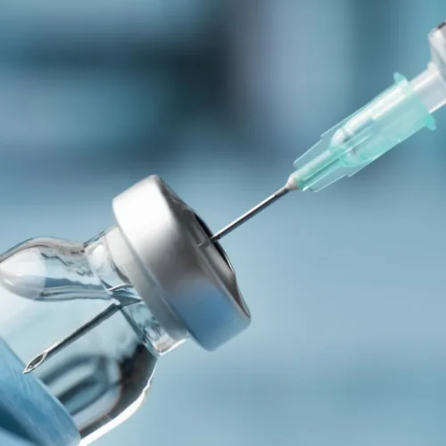 Prematuros poderão ter acesso à proteção contra VSR o ano inteiro; entenda
